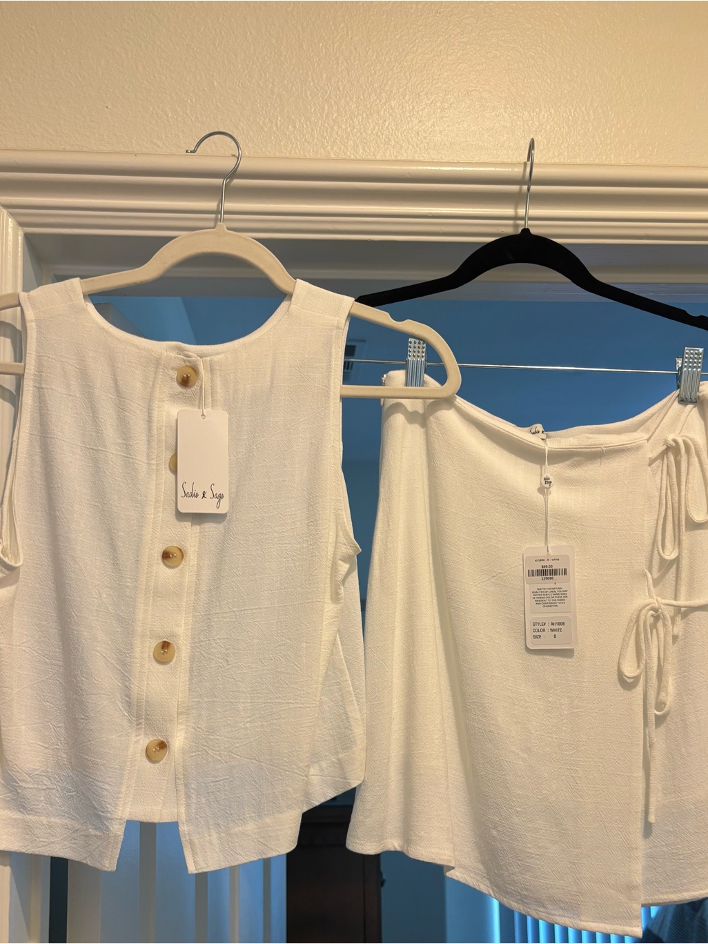 Nwt Sleeveless White Button-Front Top (Xs) And Matching Skirt (S)